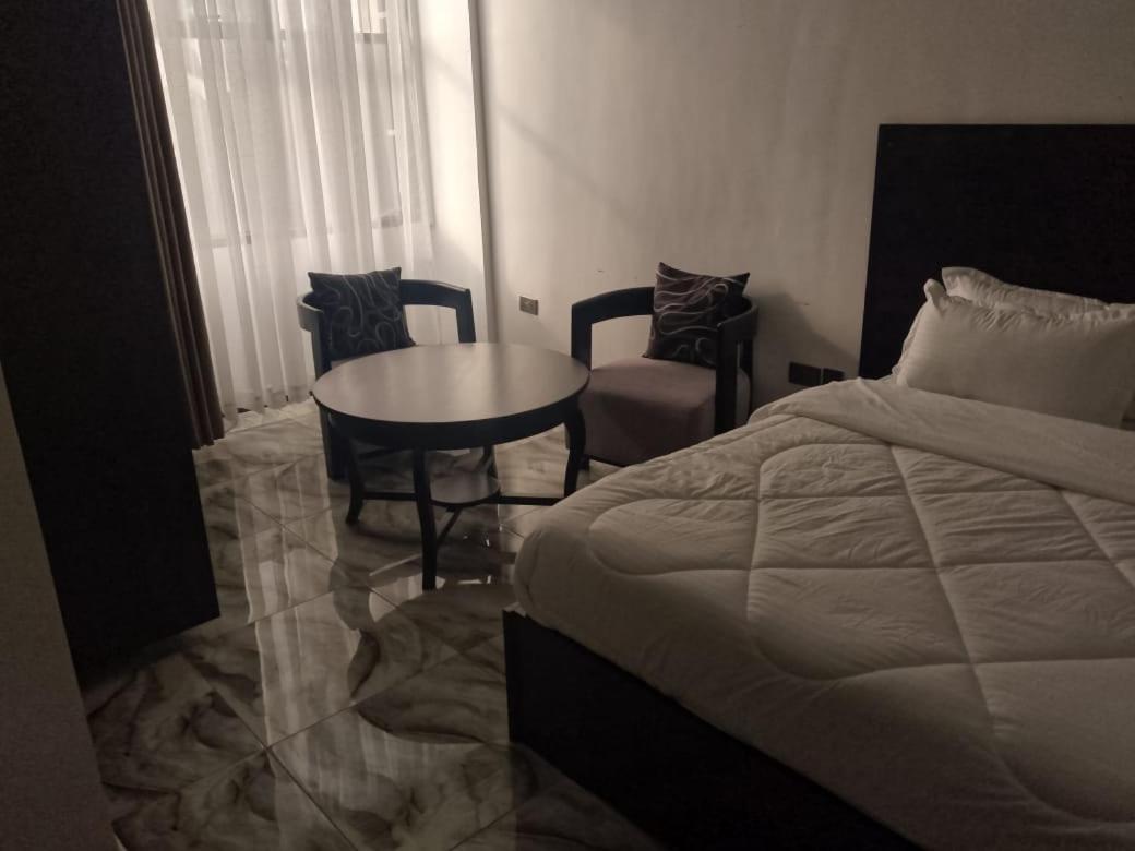 Water Pavilion Hotel Keroka Bagian luar foto