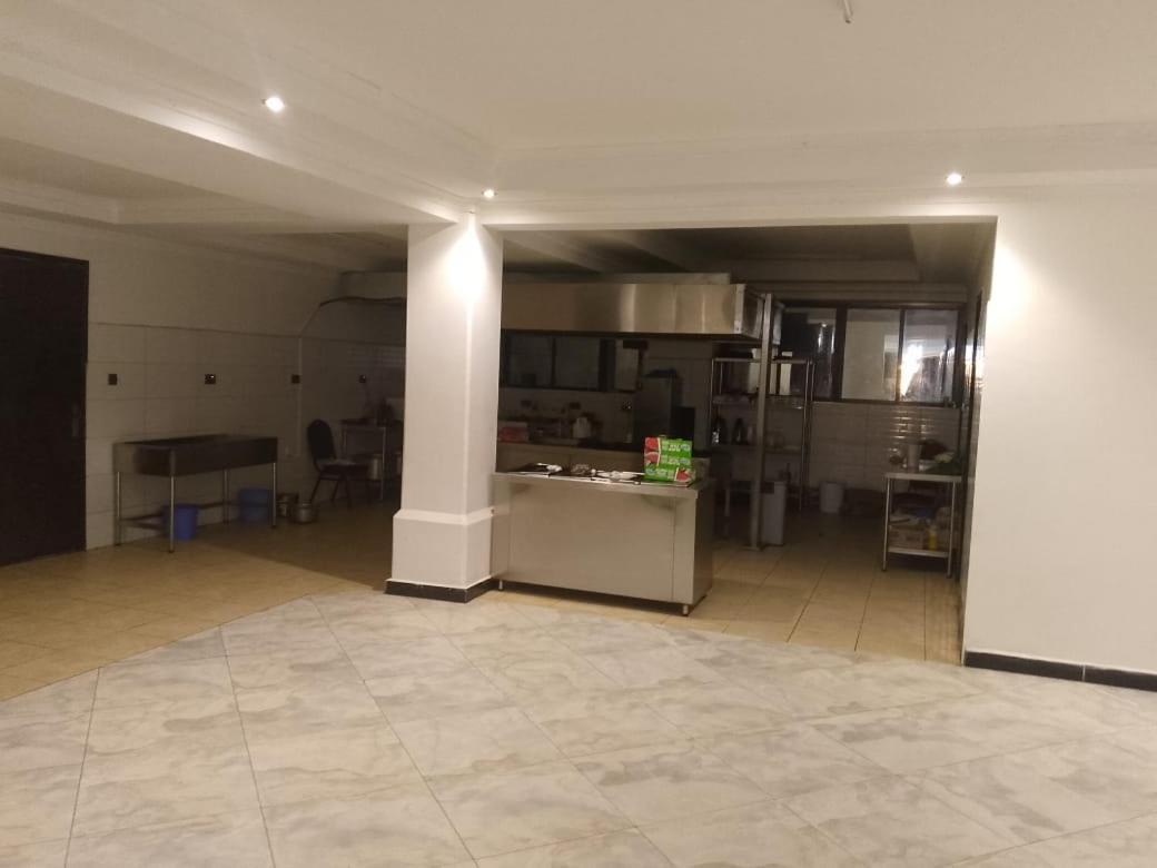 Water Pavilion Hotel Keroka Bagian luar foto
