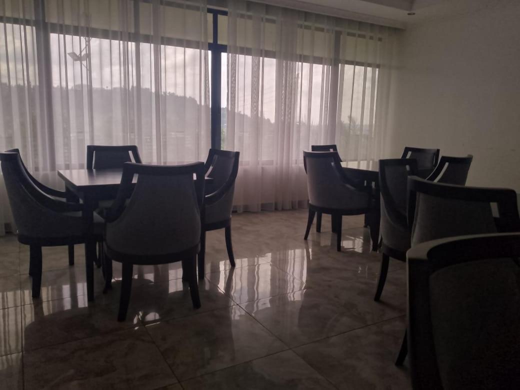 Water Pavilion Hotel Keroka Bagian luar foto