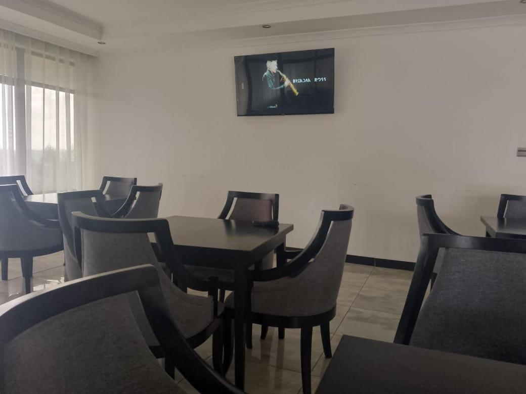 Water Pavilion Hotel Keroka Bagian luar foto