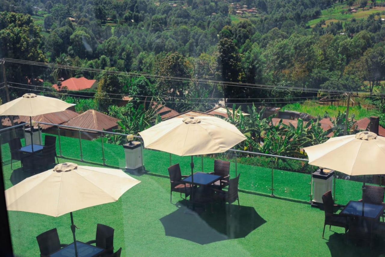 Water Pavilion Hotel Keroka Bagian luar foto